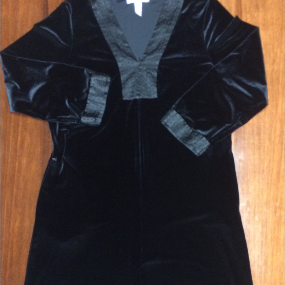 Oscar de la Renta Velvet Black Robe